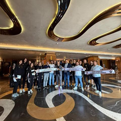 Kadın Voleybol Takımımızı karşılama