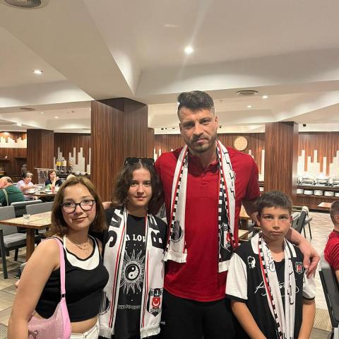 Bursa Beşiktaş Kongre Üyeleri Derneği’nden Hentbol Takımımıza Destek Ziyareti